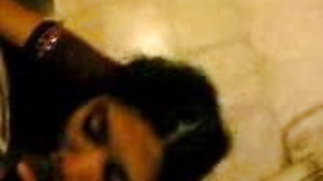 अश्लील ऑनलाइन नोंदणी नाही ज्या करीना कपूर ठोसा भारतीय, शेजारी लहान लंड अपार्टमेंट मध्ये