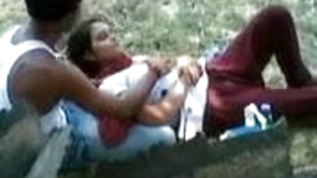 अश्लील ऑनलाइन नोंदणी नाही भारतीय इंग्रजी चित्र निळा मुलगी परवानगी द्या, तिच्या प्रियकर सह तिच्या तोंडून एक पार्क