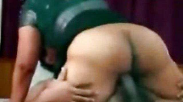 अश्लील ऑनलाइन नोंदणी नाही स्त्री पुरुष समागम वीर्य - विशाल गांड सौमित्र बुल्ल्यावर स्वार होणे कोंबडा एक वेश्या जसे