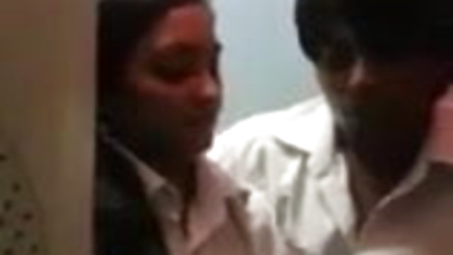 अश्लील ऑनलाइन नोंदणी नाही दोन चुंबन ठाम